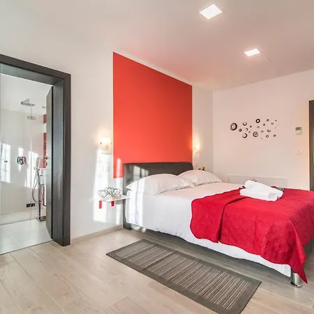 Sleeps 8 With Pool And Air Con * Klostar